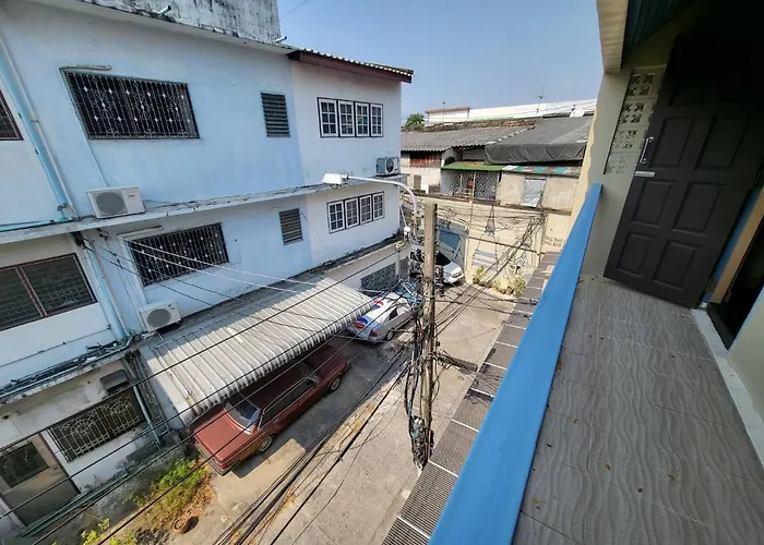 מלון Achcha - Itsaraphap Mrt Station - Wat Arun בנגקוק