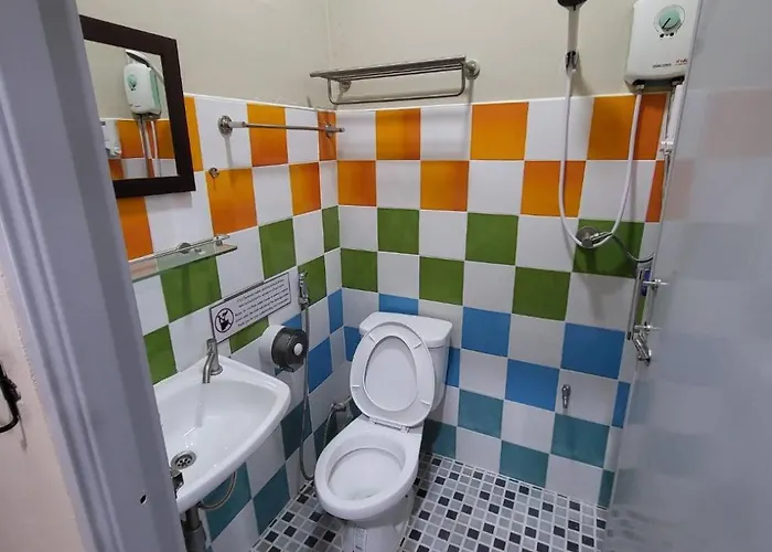 מלון Achcha - Itsaraphap Mrt Station - Wat Arun בנגקוק