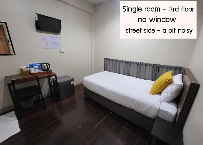 Achcha - Itsaraphap Mrt Station - Wat Arun מלון 2*