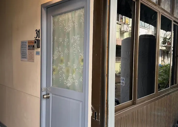 Achcha - Itsaraphap Mrt Station - Wat Arun מלון 2*
