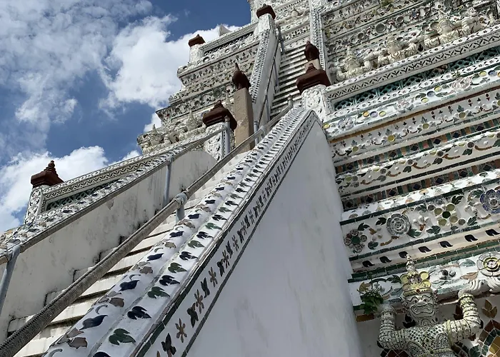 Achcha - Itsaraphap Mrt Station - Wat Arun 2* בנגקוק