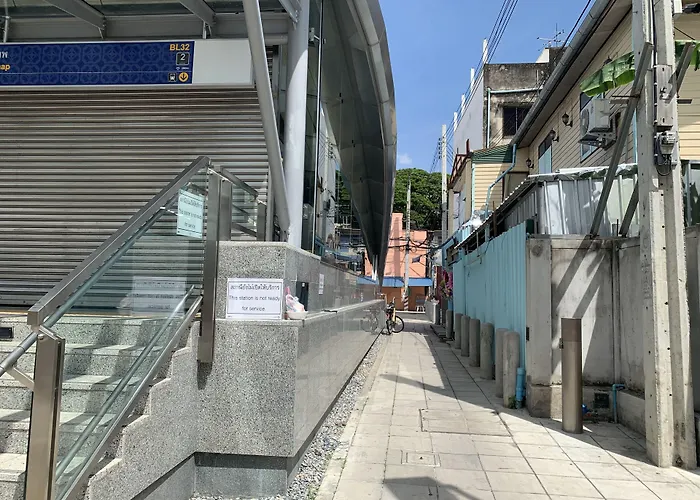 Achcha - Itsaraphap Mrt Station - Wat Arun מלון 2*