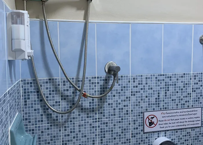 מלון Achcha - Itsaraphap Mrt Station - Wat Arun בנגקוק